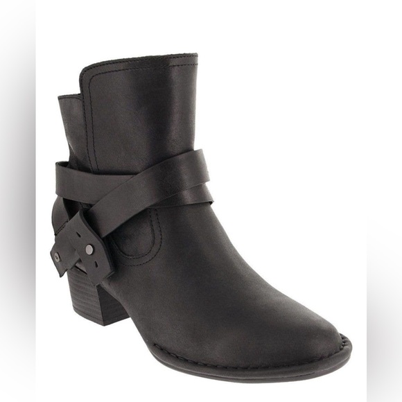 NWT UGG Black Elysian Block Heel Ankle Boot sz 8 - Picture 3 of 14